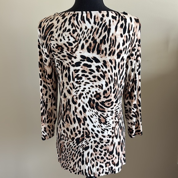 Chico’s Traveler’s Collection 3/4 sleeve animal print tunic. EUC.  Size Medium. - Picture 8 of 14